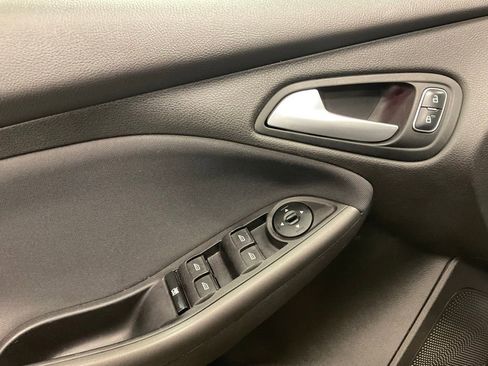 Used 2015 Ford Focus SE w/ Equipment Group 201A image 16