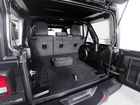 Used 2023 Jeep Wrangler Unlimited w/ Sun & Screen Package AWD/4WD image 16