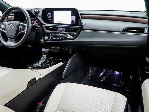 Used 2024 Lexus ES 350 w/ Premium Package image 17