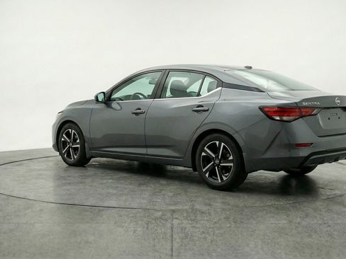 Used 2025 Nissan Sentra SV image 6