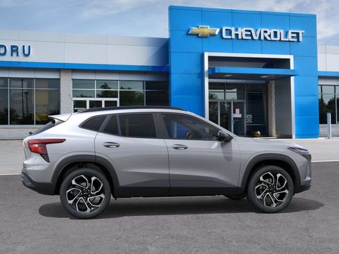 New 2026 Chevrolet Trax RS w/ Driver Confidence Package FWD image 5