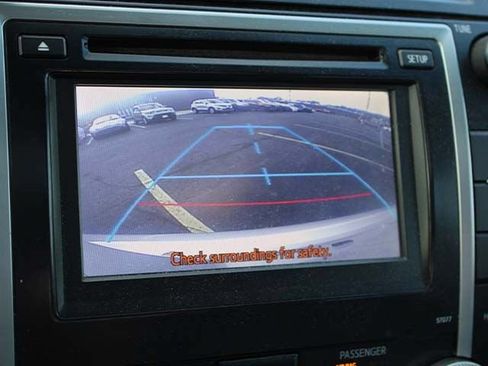 Used 2013 Toyota Camry SE w/ Leather Pkg FWD image 12