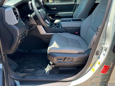 Used 2024 Toyota Tundra Limited AWD/4WD image 18