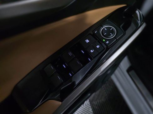 Used 2018 Lexus IS 300 image 32