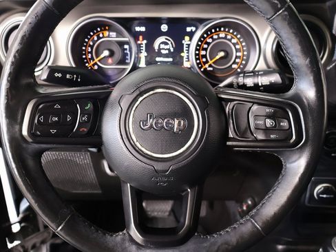 Used 2018 Jeep Wrangler Sport image 3