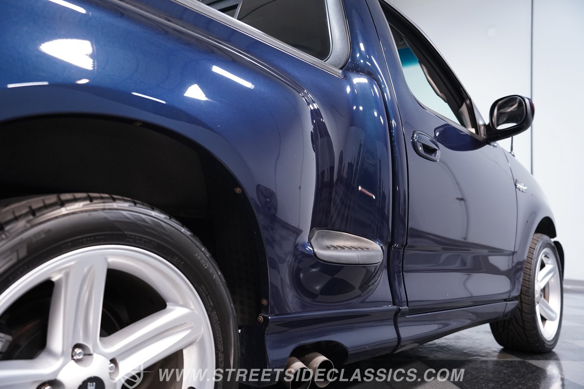 Used 2002 Ford F150 Lightning RWD image 23