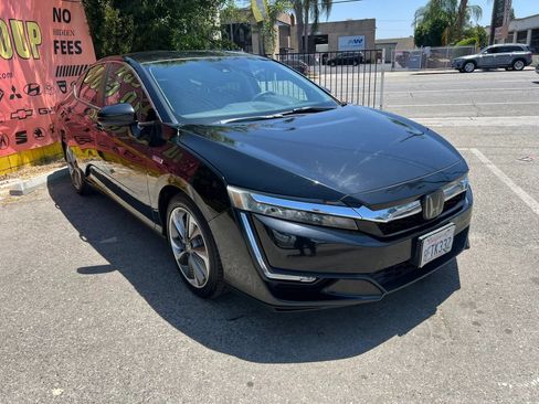 Used 2018 Honda Clarity Plug-In Hybrid image 3