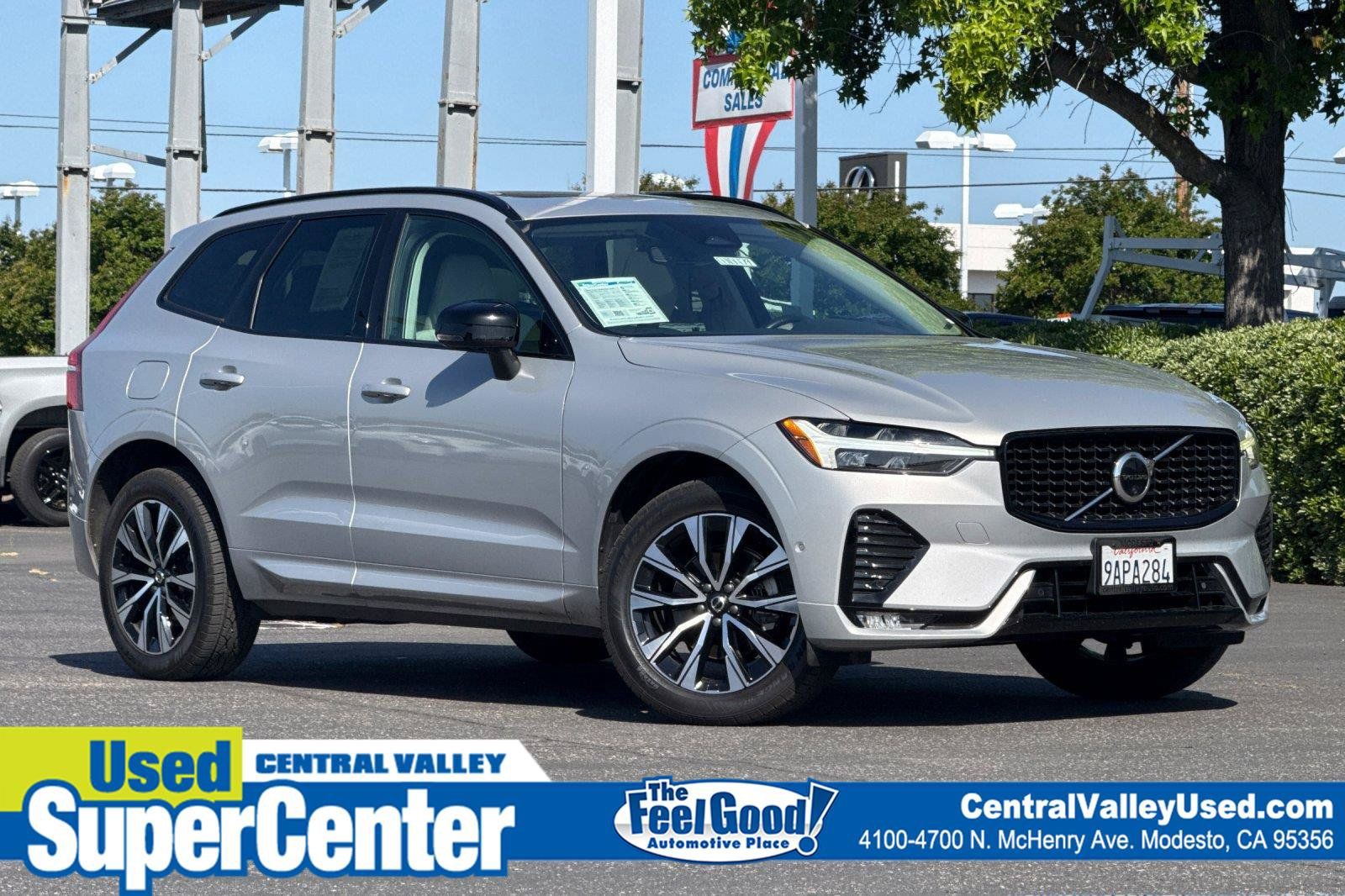 Used 2023 Volvo XC60 B5 Plus AWD/4WD image 1