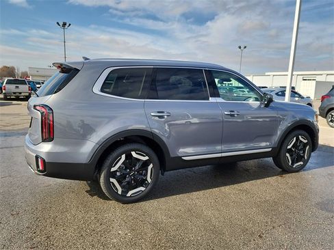 New 2025 Kia Telluride EX w/ EX Captain's Chair Package image 2