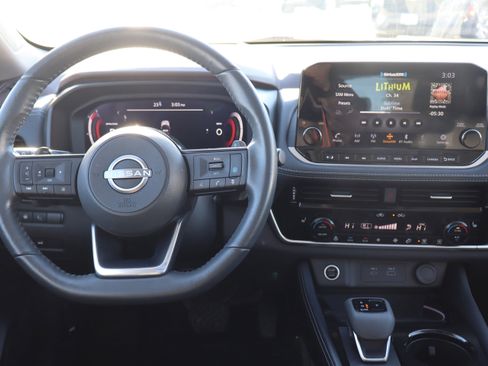 Used 2023 Nissan Rogue Platinum w/ Platinum Premium Package image 14