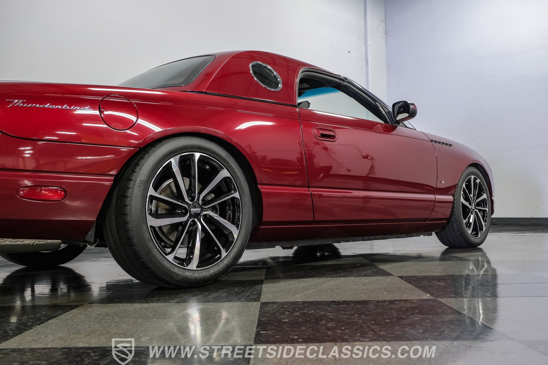Used 2004 Ford Thunderbird RWD image 32