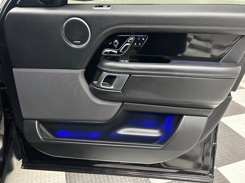 Used 2020 Land Rover Range Rover HSE image 16