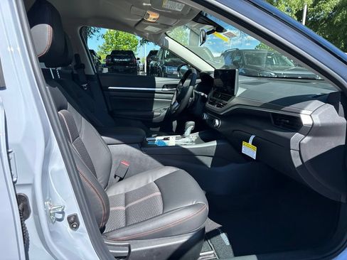 New 2026 Nissan Altima 2.5 SR FWD image 17