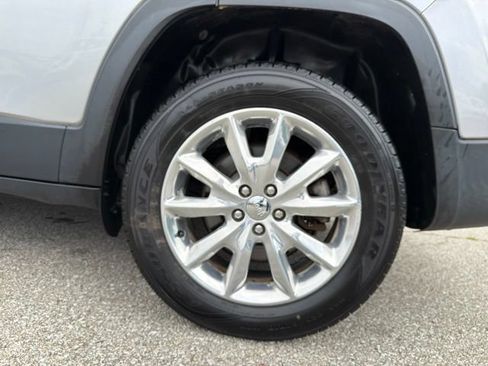 Used 2016 Jeep Cherokee Limited AWD/4WD image 35