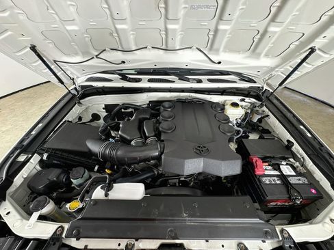 Used 2014 Toyota FJ Cruiser 4WD w/ Convenience Package image 24