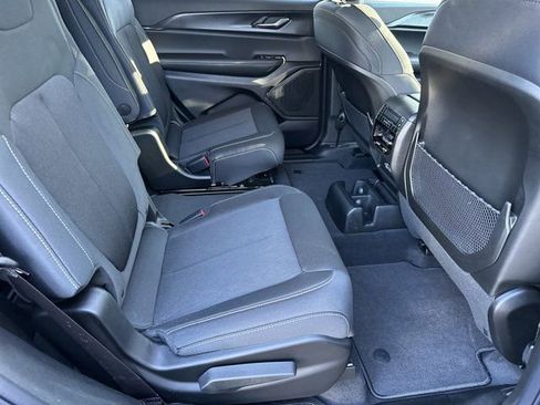 New 2025 Jeep Grand Cherokee L Laredo image 15