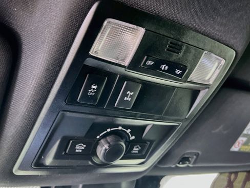 Used 2018 Toyota Tacoma TRD Off-Road AWD/4WD image 20
