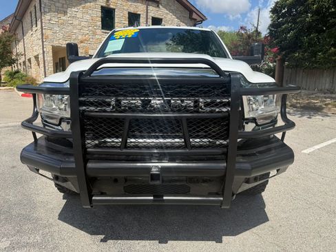 Used 2022 RAM 2500 Tradesman w/ Chrome Appearance Group AWD/4WD image 2