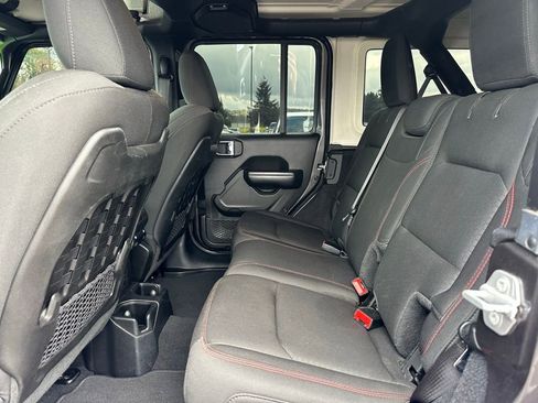 Used 2019 Jeep Wrangler Unlimited Rubicon AWD/4WD image 14