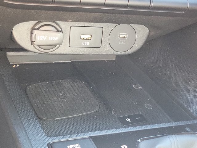 Used 2025 Hyundai Elantra Sport FWD image 14