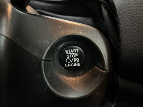 Used 2020 Jeep Renegade Trailhawk w/ Cold Weather Group image 15