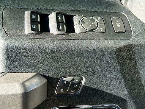 Used 2020 Ford F350 Platinum w/ Snow Plow Prep Package image 23