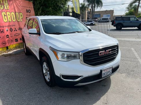 Used 2017 GMC Acadia SLE image 3