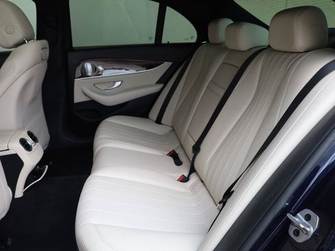 Used 2019 Mercedes-Benz E 300 4MATIC image 23