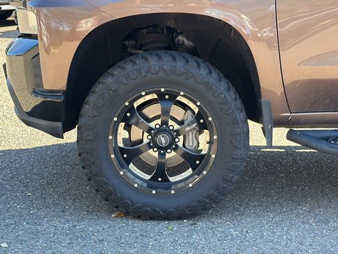 Used 2019 Chevrolet Silverado 1500 Custom Trail Boss w/ Custom Convenience Package image 9