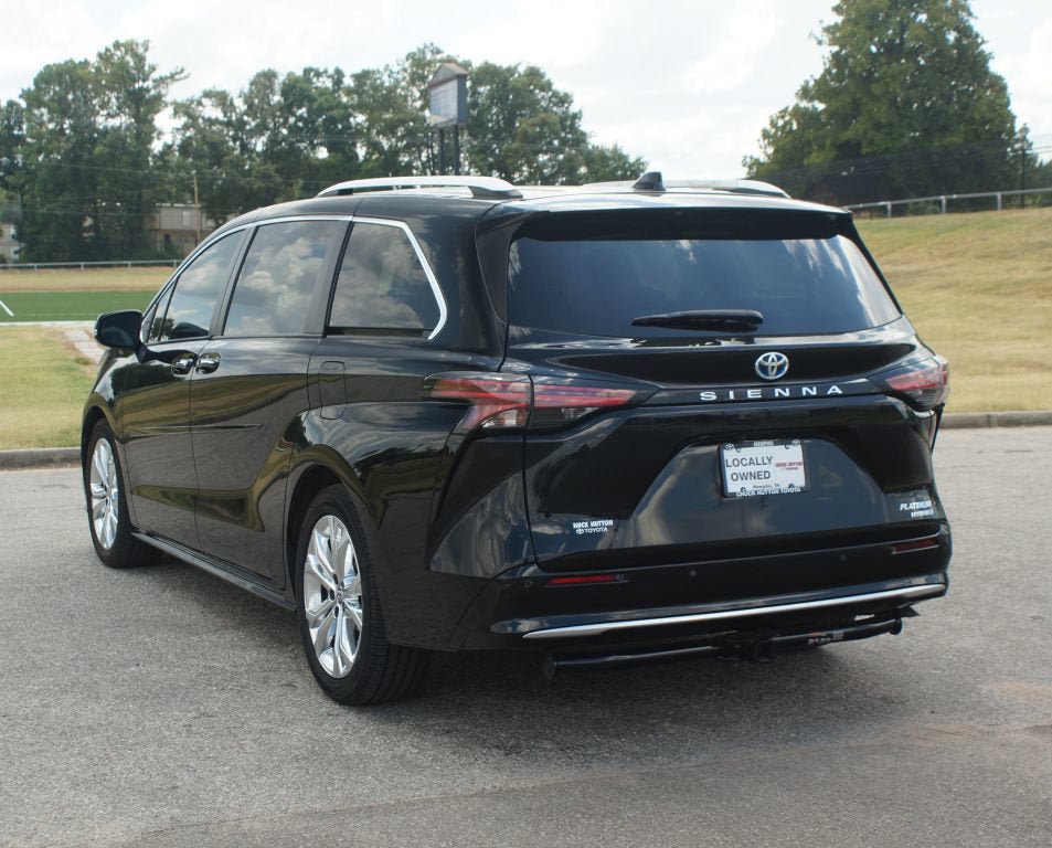 Used 2022 Toyota Sienna Platinum FWD image 19