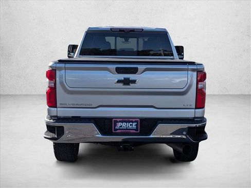 Used 2022 Chevrolet Silverado 2500 LTZ w/ LTZ Premium Package image 6