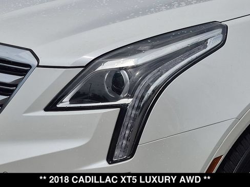 Used 2018 Cadillac XT5 Luxury w/ Driver Awareness Package AWD/4WD image 16