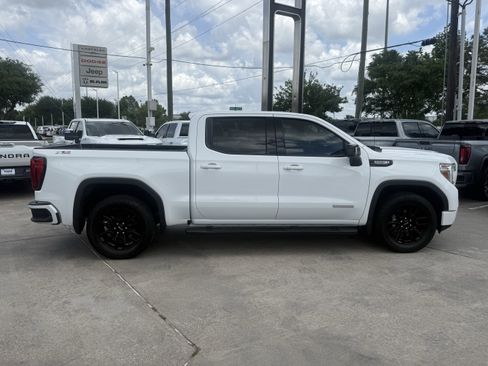 Used 2022 GMC Sierra 1500 Elevation w/ Preferred Package image 3