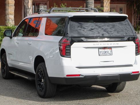 Used 2025 Chevrolet Suburban LS image 6
