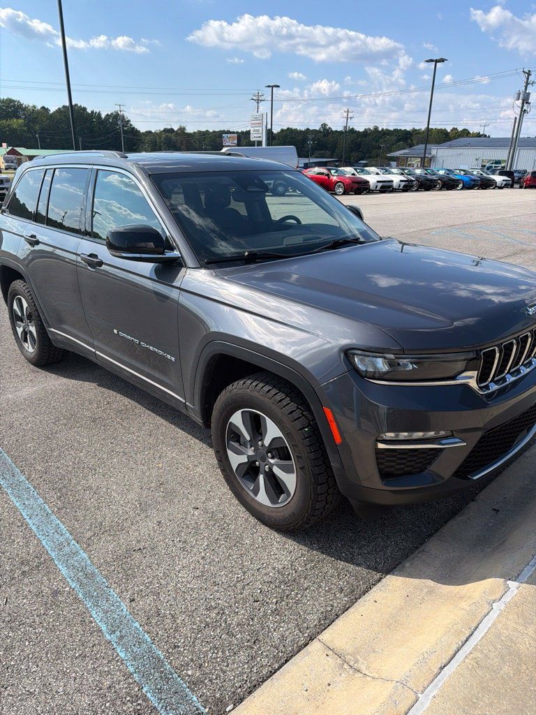 Used 2022 Jeep Grand Cherokee Limited 4xe AWD/4WD image 3