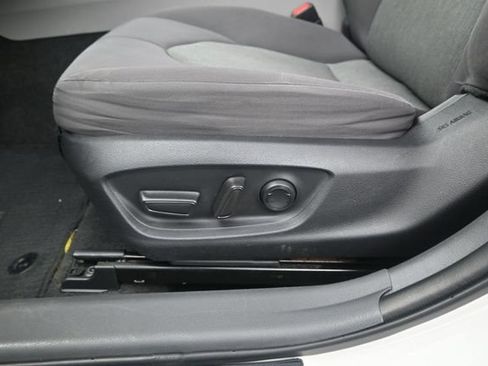 Used 2022 Toyota Camry LE FWD image 12