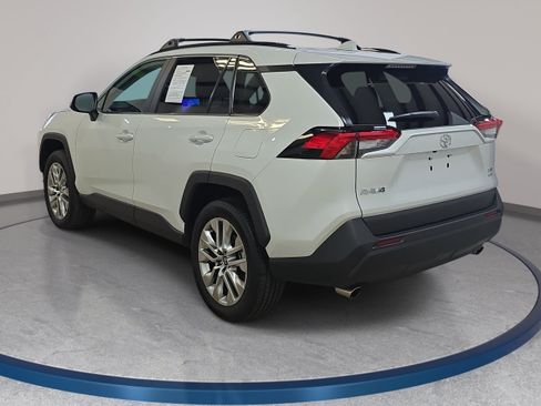Used 2025 Toyota RAV4 XLE Premium w/ Weather Package AWD/4WD image 8