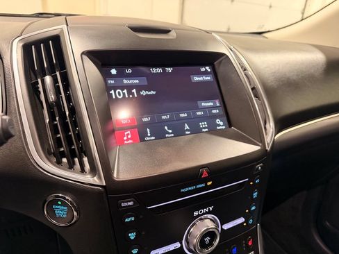 Used 2017 Ford Edge Titanium w/ Equipment Group 301A FWD image 25