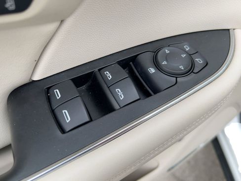 Certified 2023 Buick Envision Avenir image 22