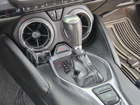 Used 2018 Chevrolet Camaro LT w/ Technology Package image 10