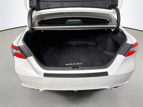 Used 2022 Toyota Camry XSE FWD image 24