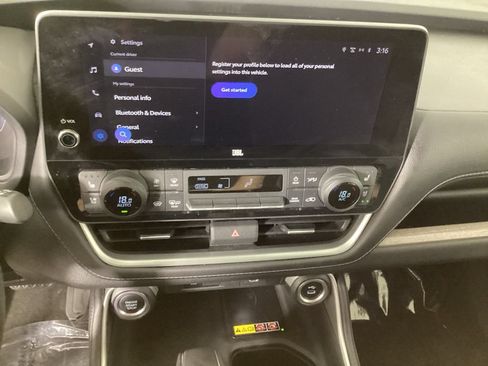 Used 2024 Toyota Grand Highlander AWD image 26