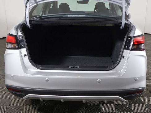 Used 2025 Nissan Versa S FWD image 12