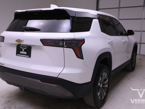 Used 2025 Chevrolet Equinox LT w/ Safety and Technology Package image 5