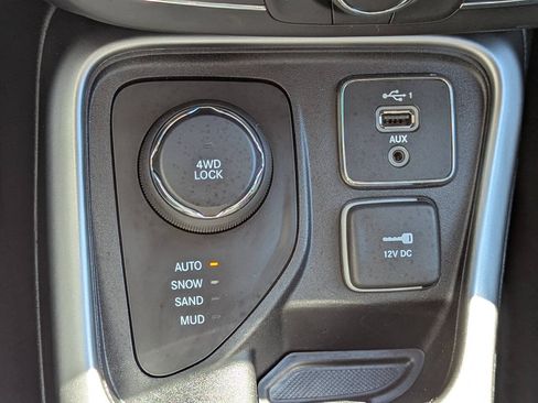Used 2020 Jeep Compass Latitude w/ Cold Weather Group AWD/4WD image 22