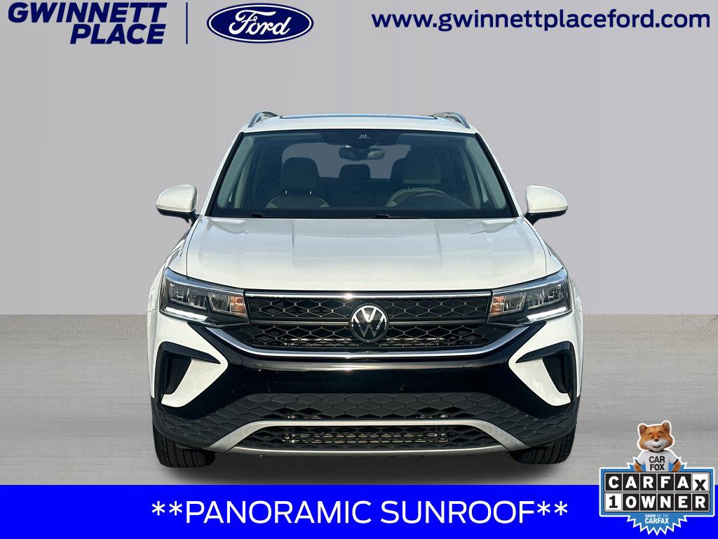 Used 2024 Volkswagen Taos SE FWD image 2