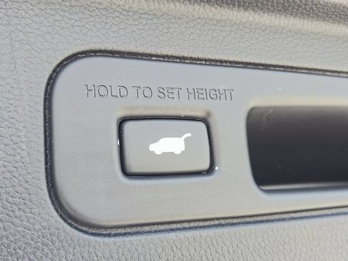 Certified 2025 Honda Pilot EX-L image 12