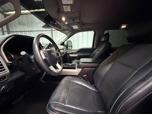 Used 2017 Ford F250 Lariat w/ Lariat Ultimate Package AWD/4WD image 9