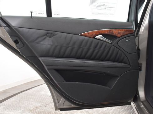 Used 2004 Mercedes-Benz E 500 Sedan image 21