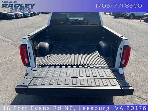Used 2025 GMC Sierra 1500 SLT image 10